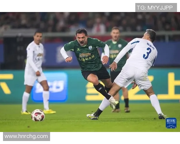 当今世界足球舞台上的顶尖超级明星们有哪些值得关注的球员与他们的成就